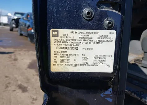 2006 Chevrolet Silverado 1500 Lt1 z USA, uszkodzony, nr VIN 1GCEK19B06Z213903